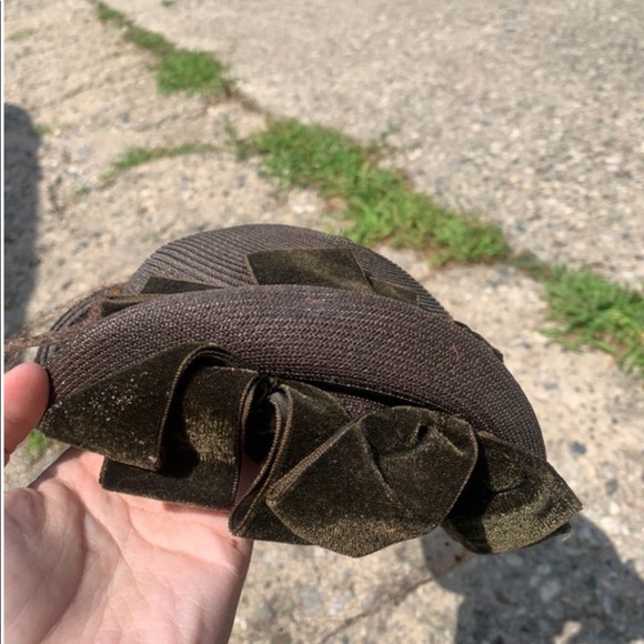 VINTAGE CHRISTINE ORIGINAL BERET - Picture 2 of 3